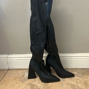 Forever 21 Black Tall Boots Knee High Pointed Toe triangle heel size 7.5 NEW